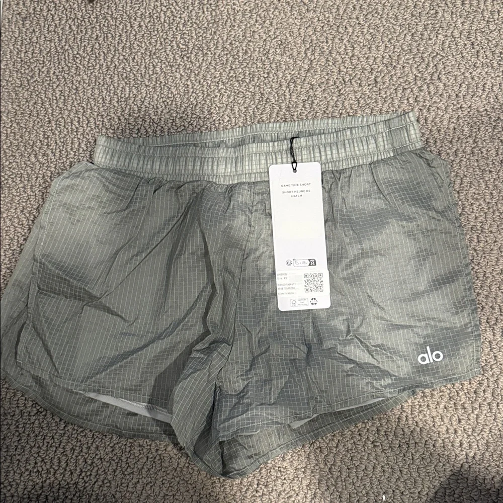 ALO Yoga Game Time Shorts Size XS NWT